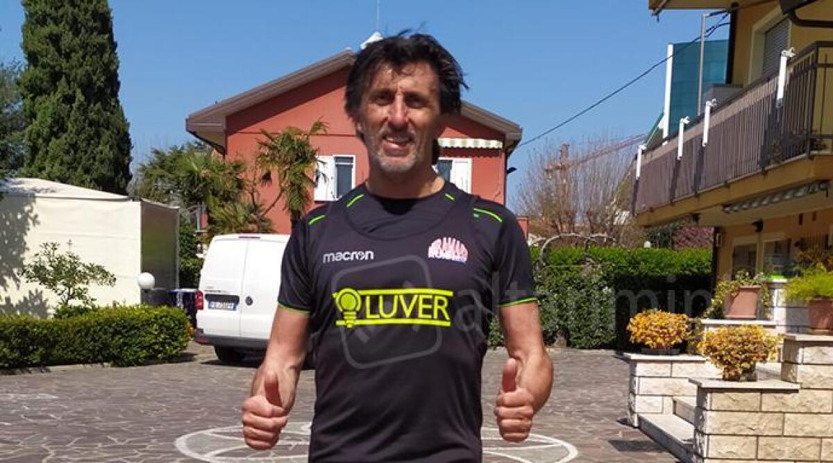 Accetta la sfida di Altarimini: corre nel cortile di casa una mezza maratona - 