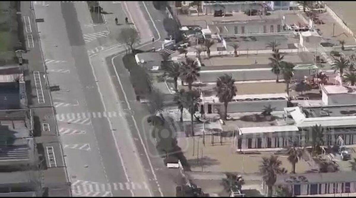 VIDEO L&rsquo;elicottero della Polizia sorveglia Rimini dall&rsquo;alto - 