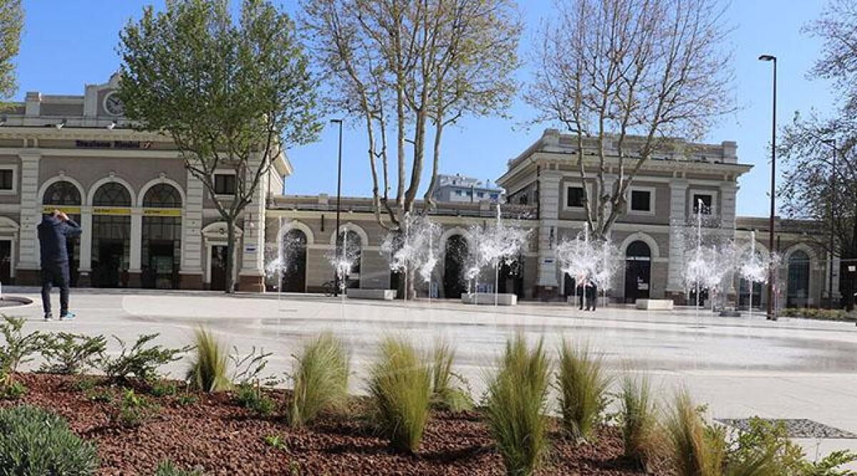 Rimini: ecco la nuova fontana del piazzale della stazione ferroviaria - Piazzale Cesare Battisti