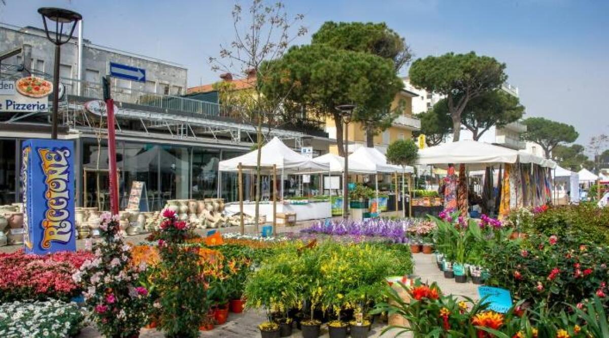 Riccione, rinviata a settembre la manifestazione ‘Viale Gramsci in Fiore 2020’ -