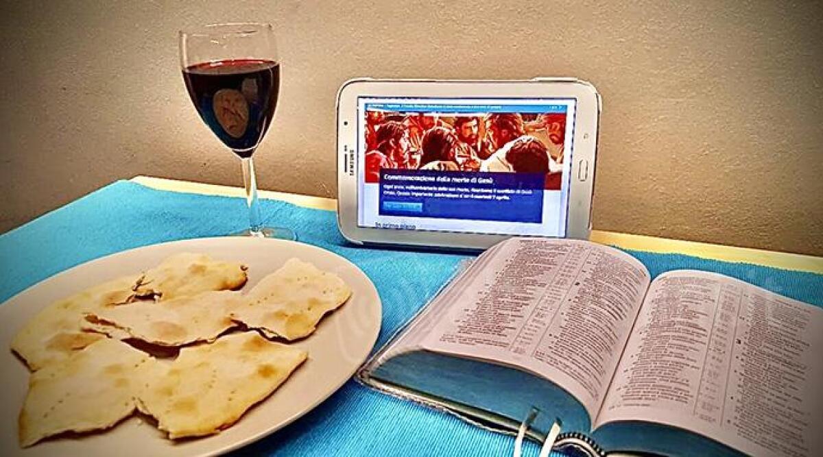 Testimoni di Geova, migliaia di persone collegate da Rimini in streaming per importante evento - 