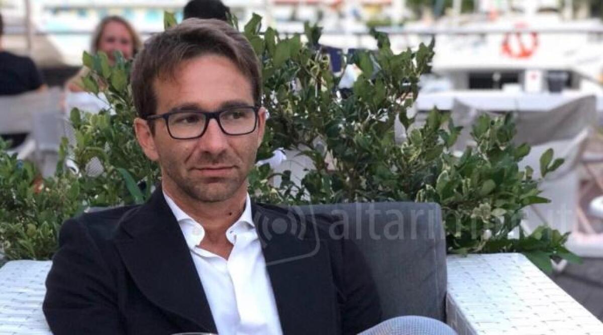 L' App per prenotare la spiaggia, il visore misura febbre e un libro: il Covid innovativo del riccionese Alberto Beltrame - 