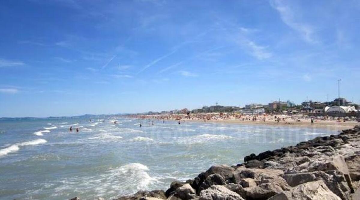 Turismo balneare, il mare Adriatico dell'Emilia-Romagna &egrave; trasparente e in gran forma - 