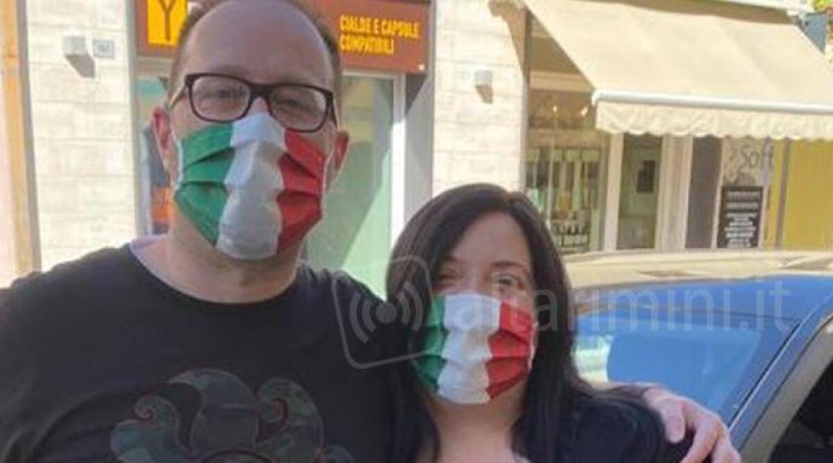 Elisa e Roberto, i primi sposi a Riccione con rito civile dopo l'emergenza Covid-19 - 