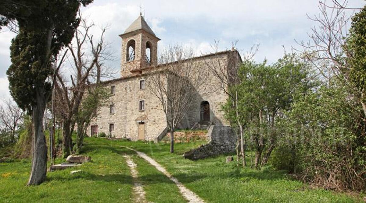 Maiolo, appello per la chiesa Santa Maria di Antico: "Salviamola" -