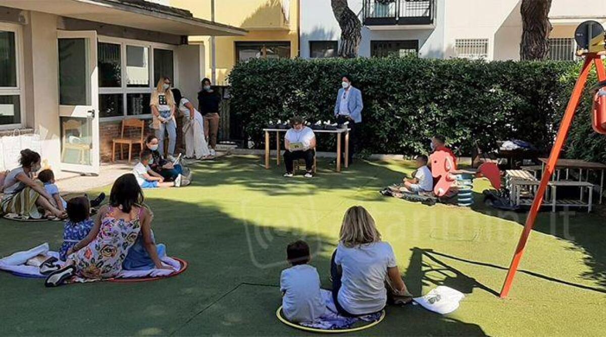 Il saluto dei bambini delle scuole di infanzia alle insegnanti: la Festa dell'Arrivederci -