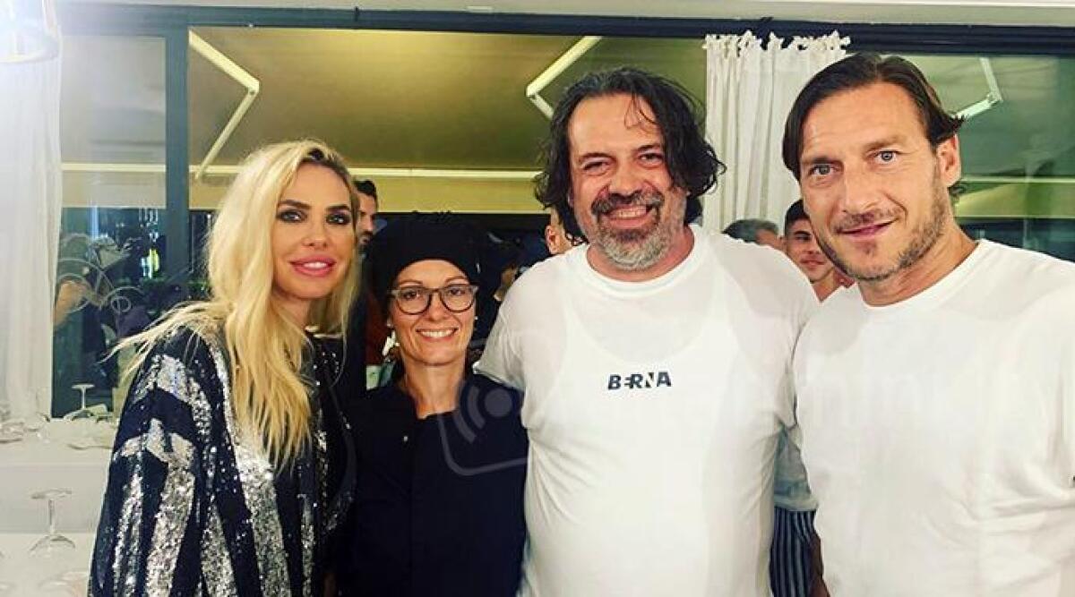 Sempre più vip scelgono la Riviera: Totti e Ilary in vacanza tra Riccione e Misano Adriatico -