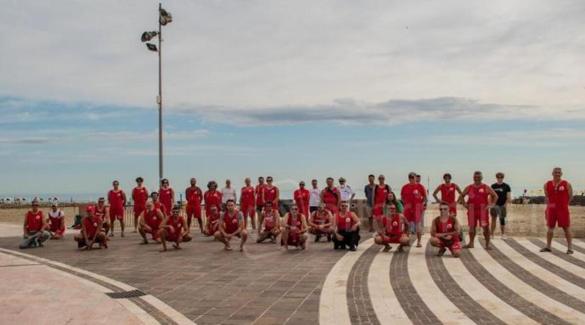 Spiagge, al via il servizio di salvataggio: inizia ufficialmente l'estate anche a Riccione -