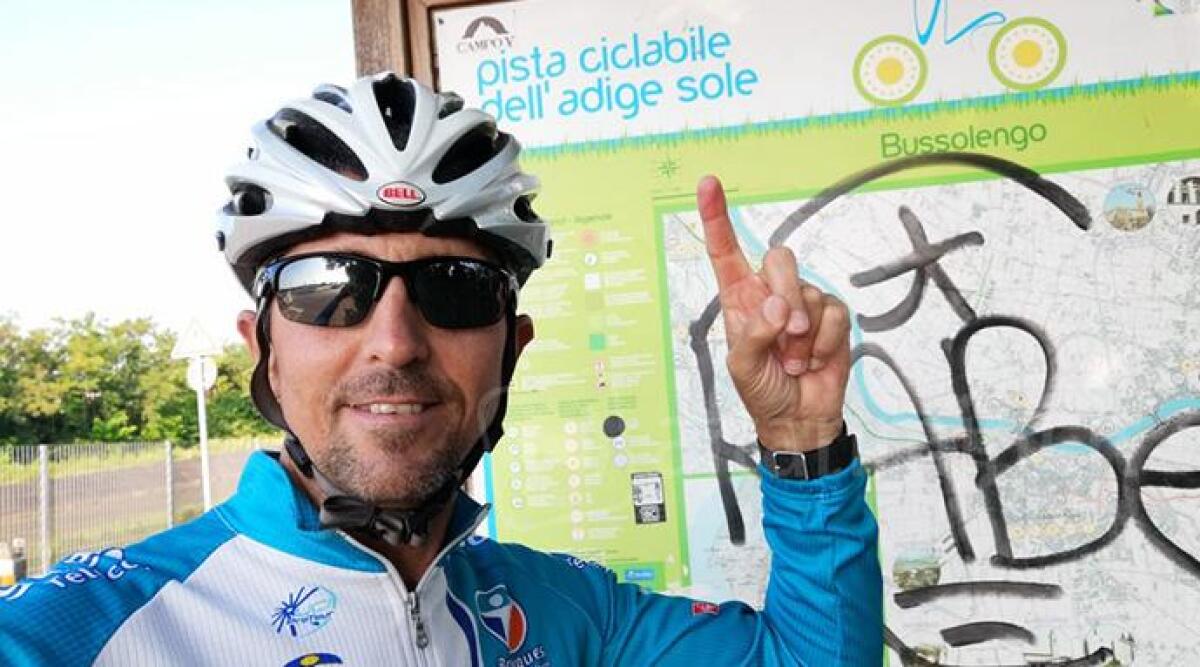 VIDEO Da Rimini a Bolzano per rivedere la compagna dopo il lockdown: 520 km in city bike - 