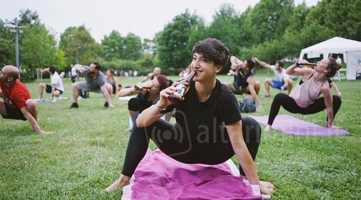 Fare Yoga con la birra: l'iniziativa per 4 giorni, tra Rimini e Valmarecchia -