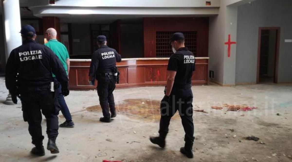 L'ex hotel Le Conchiglie ed ex colonia 'dormitorio' per 14 persone. Effettuato lo sgombero - Foto di repertorio