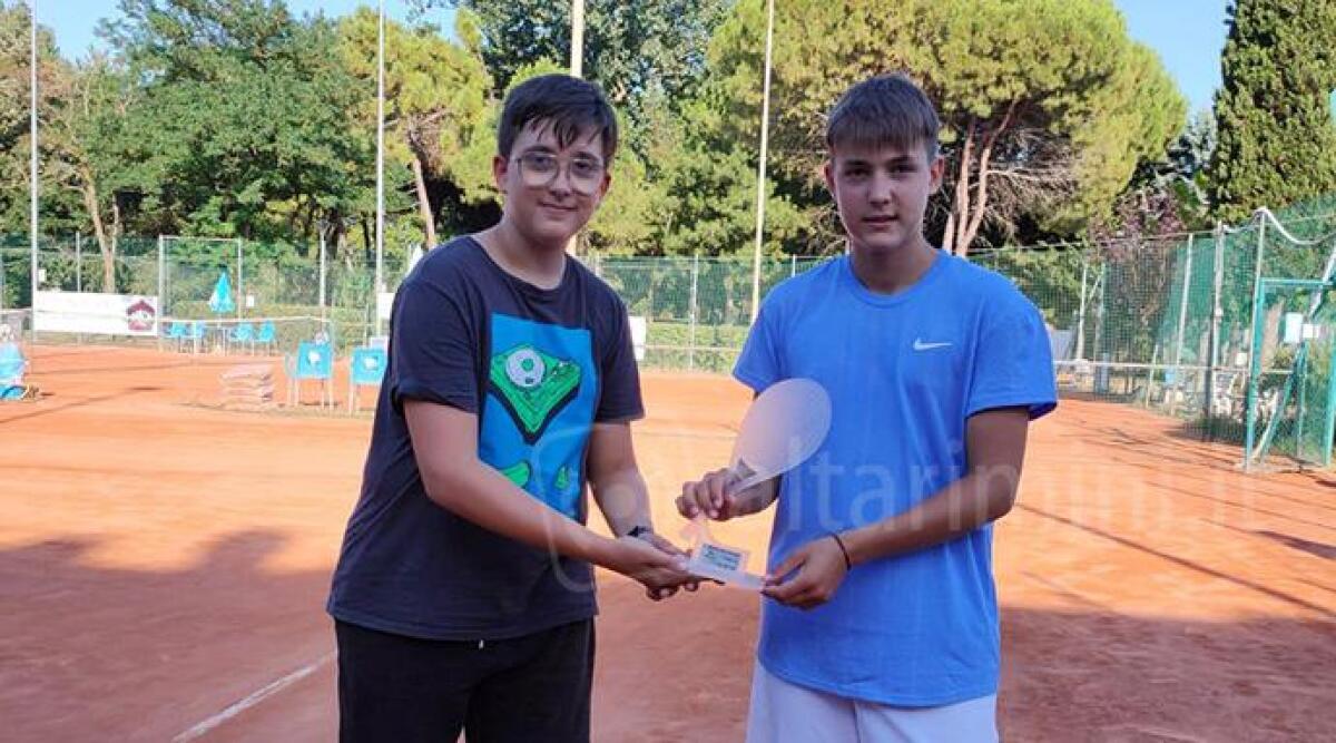 Jacopo Martinelli del tennis Venustas si aggiudica il trofeo del Gelso Under 14 al Ct di casa - 
