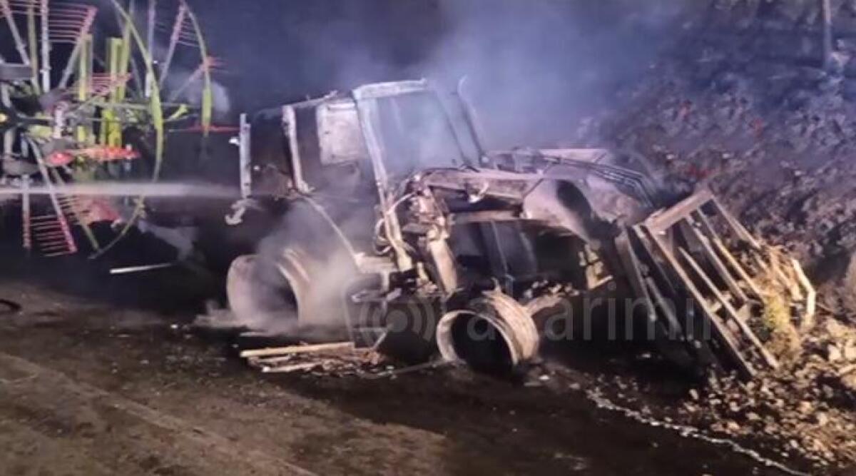 VIDEO Incendio a Montefiore Conca: trattore agricolo distrutto dalle fiamme -