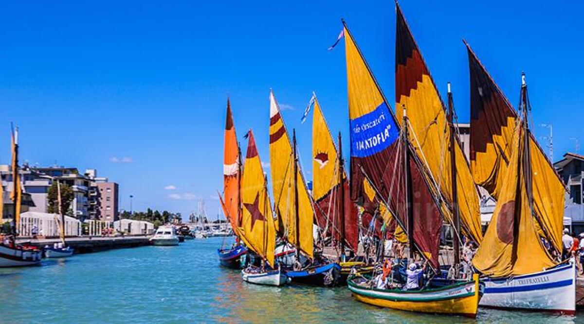 FOTO Quinta edizione della Marinara di Bellaria con le barche storiche dell'Adriatico - 