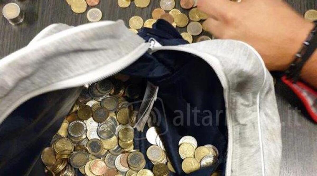 Svaligiatore seriale di parchimetri a Riccione, in auto quasi 3 mila euro di monetine rubate -