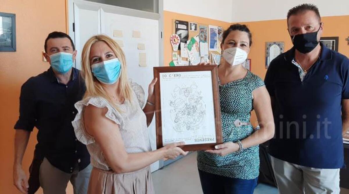 Ispettore della Penitenziaria con l'hobby del disegno regala due vignette al vicesindaco Rimini - 