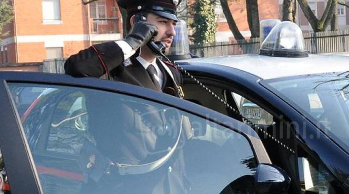 Tragico gesto a Riccione: ventenne si lascia cadere dal secondo piano di una palazzina - 