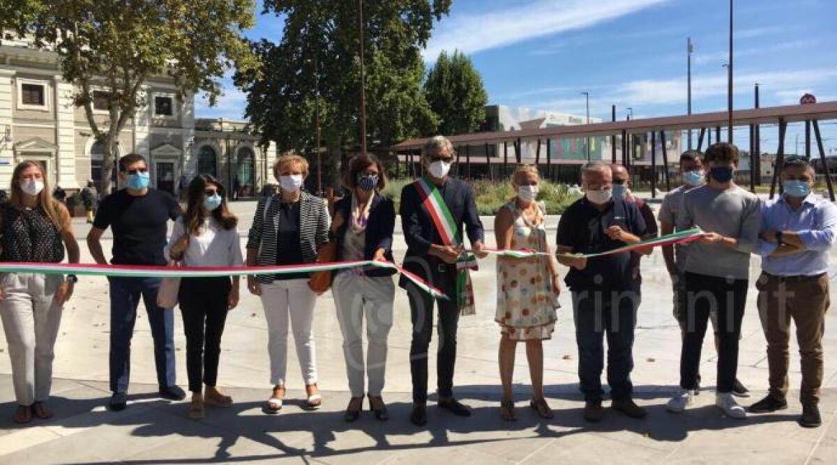 Rimini, rinasce il piazzale della Stazione dedicato a Don Oreste Benzi. Gnassi:’Un luogo da vivere’ -