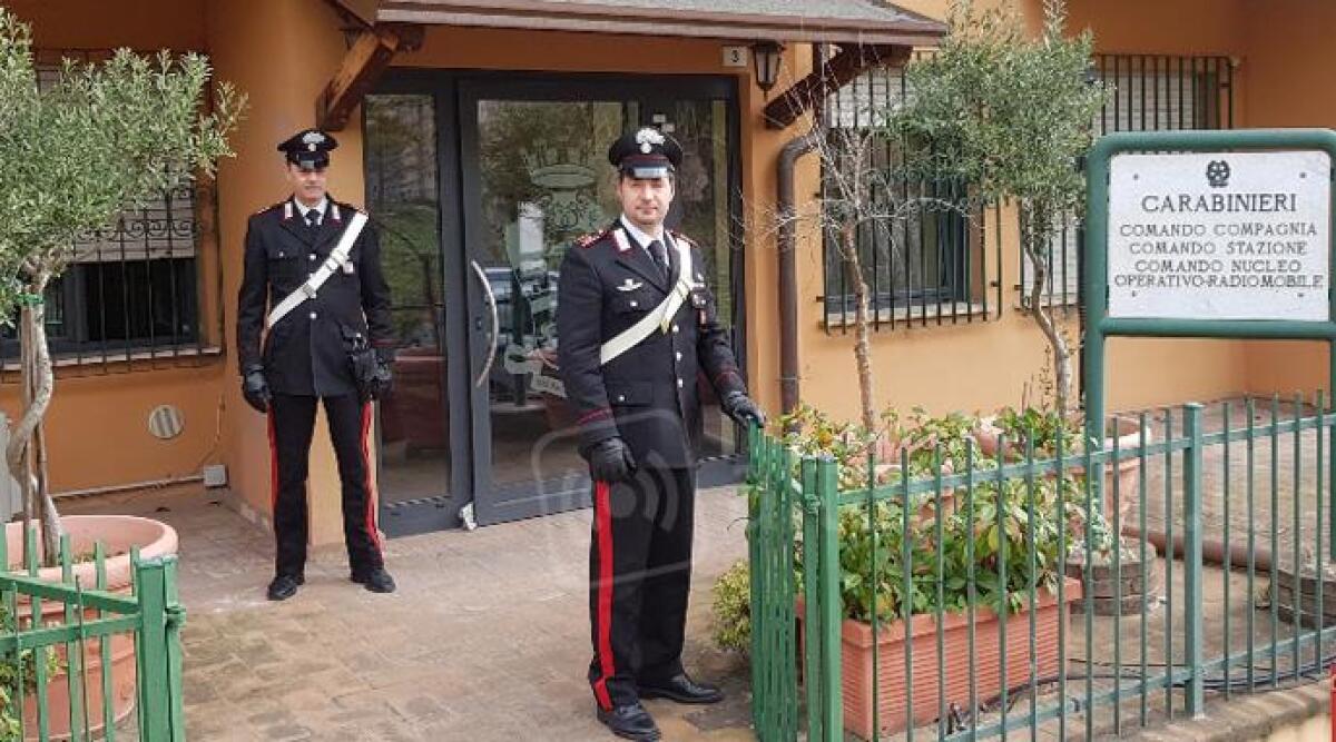 Novafeltria: coppia di coniugi ricatta l'amante di lei. "Dacci 20.000 euro o spifferiamo tutto" -