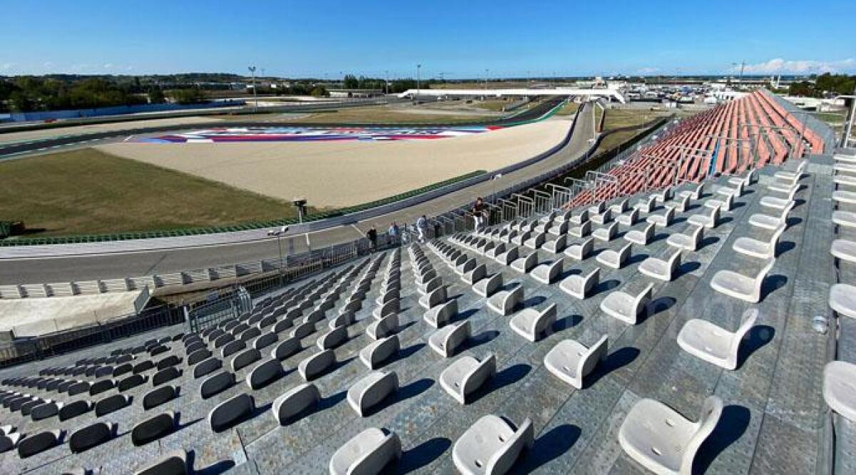 Il Misano classic weekend porta la storia della moto in pista. Paddock chiuso ma spettatori ammessi -