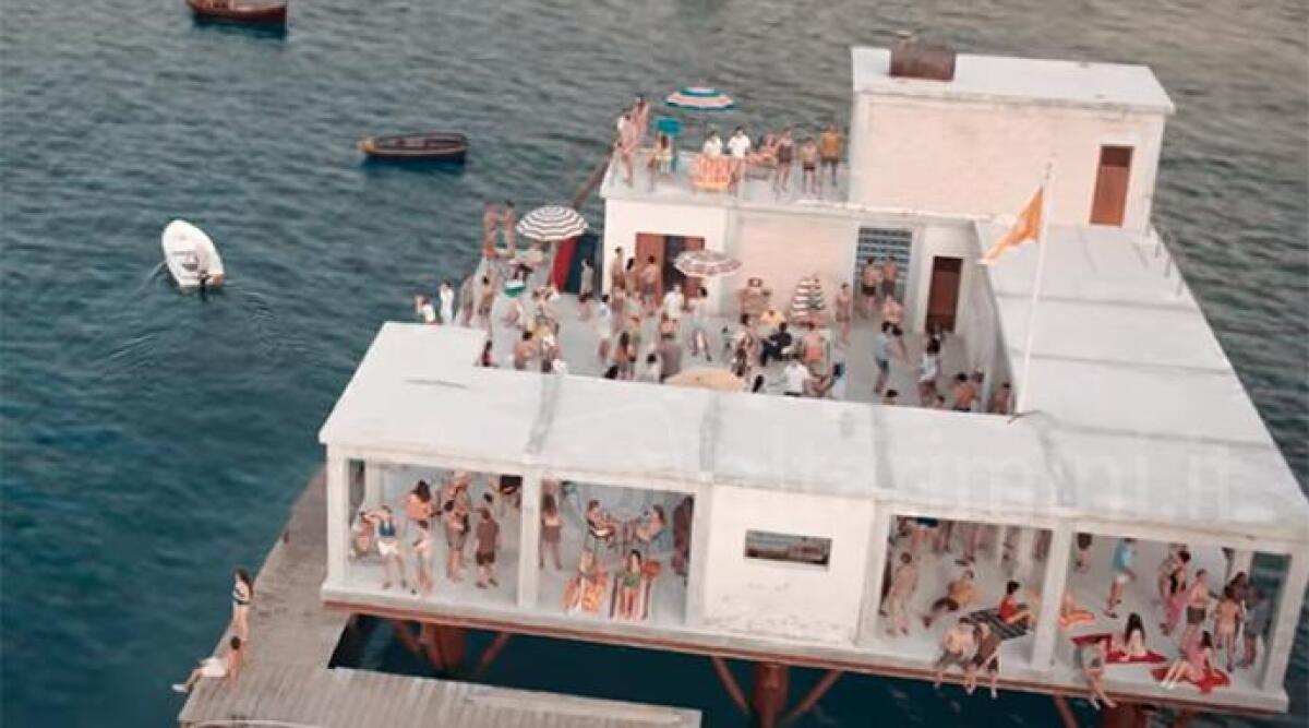 Isola delle Rose, esce su Netflix il film che racconta la vera storia dell'ingegnere Giorgio Rosa -