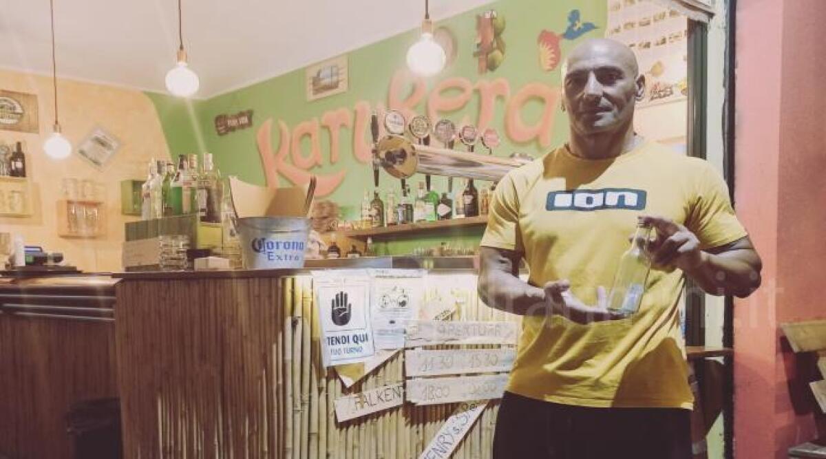 Trova un messaggio nella bottiglia: una dichiarazione d&rsquo;amore per Rimini da due turisti tedeschi - 
