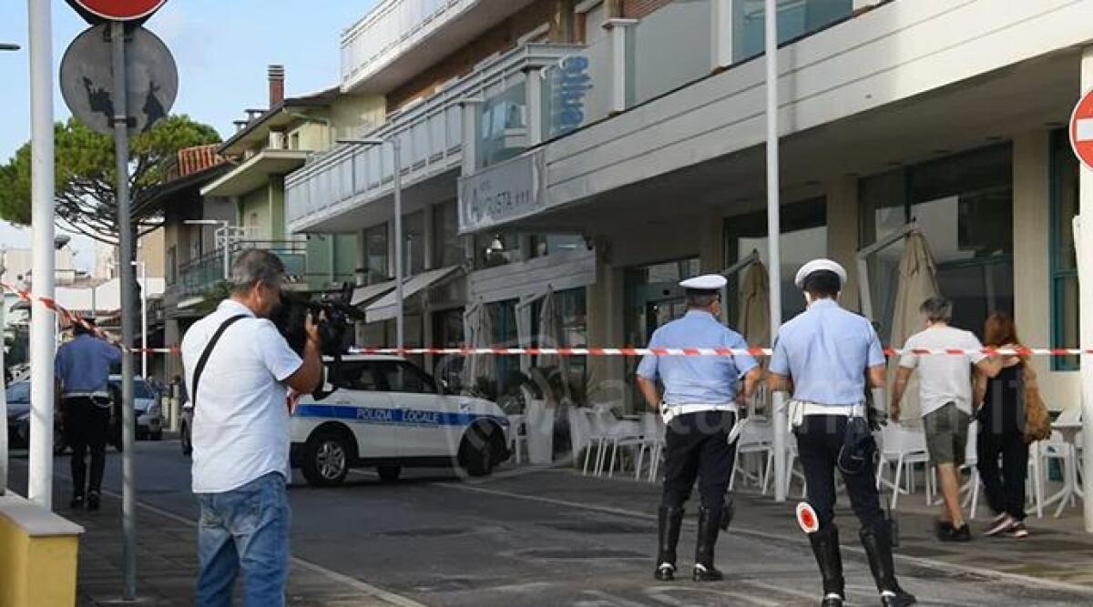 Bellaria piange il 13enne morto cadendo da un palazzo sul lungomare, i funerali allo stadio - 