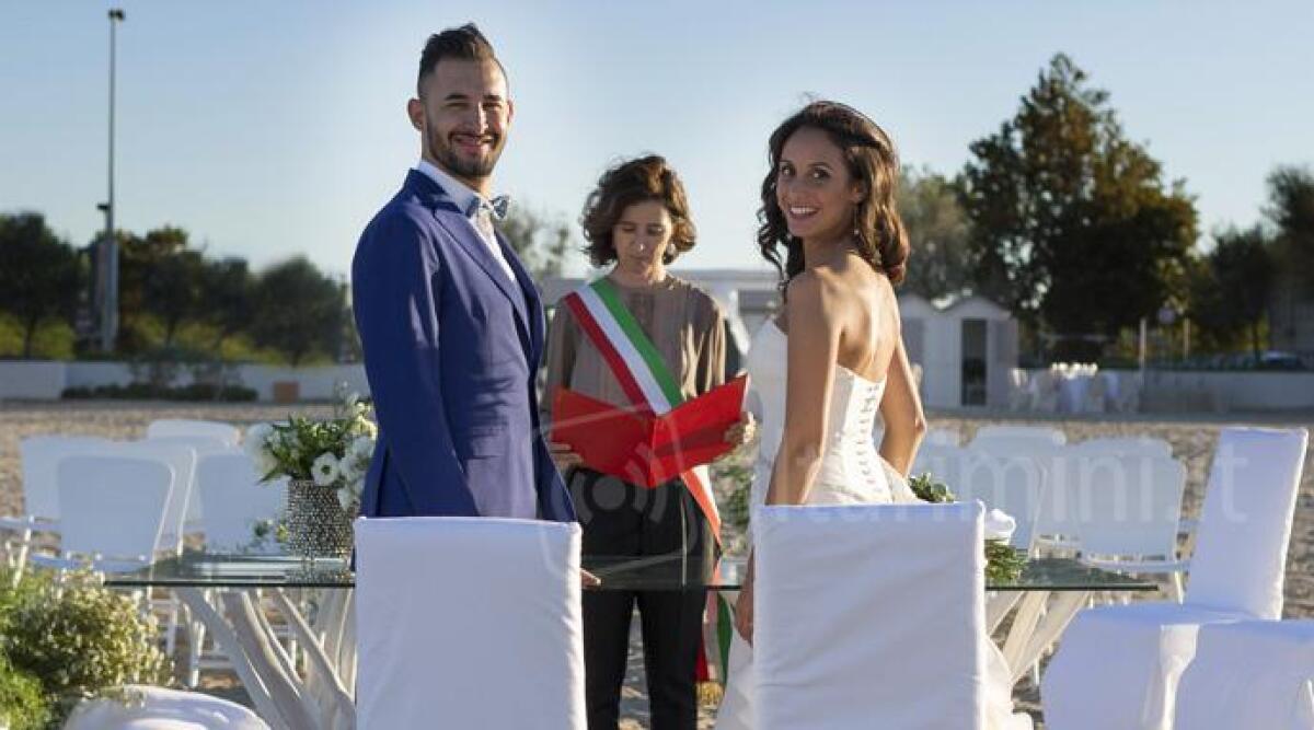 Boom di matrimoni all'aperto a Riccione tra ville storiche e spiaggia -