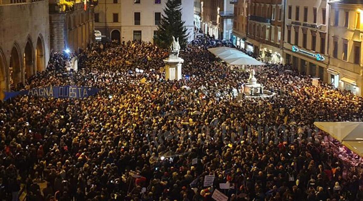 Manifestazione del 24 ottobre in piazza Cavour, gli organizzatori: "Ci saremo nel rispetto del Dpcm" -