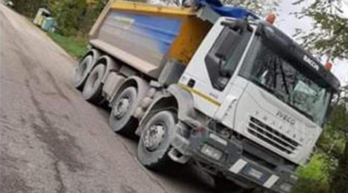 Colpo grosso in un'azienda di trasporti, rubato un camion nella notte - 