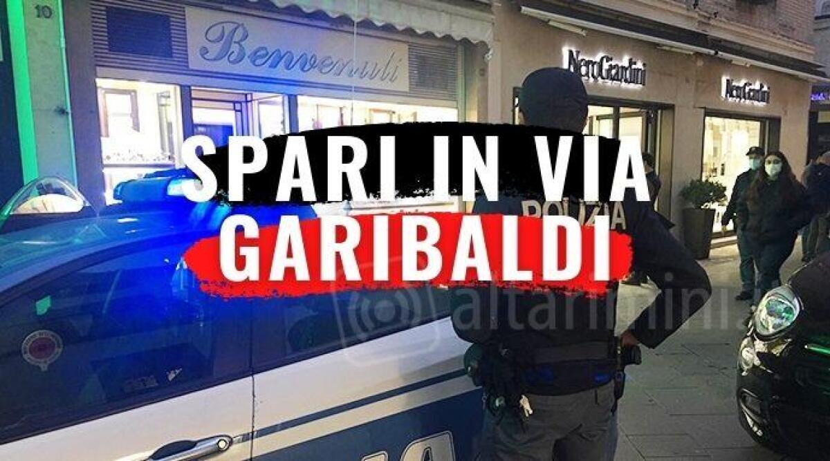 VIDEO Rapina in gioielleria e sparatoria in centro: paura a Rimini - 