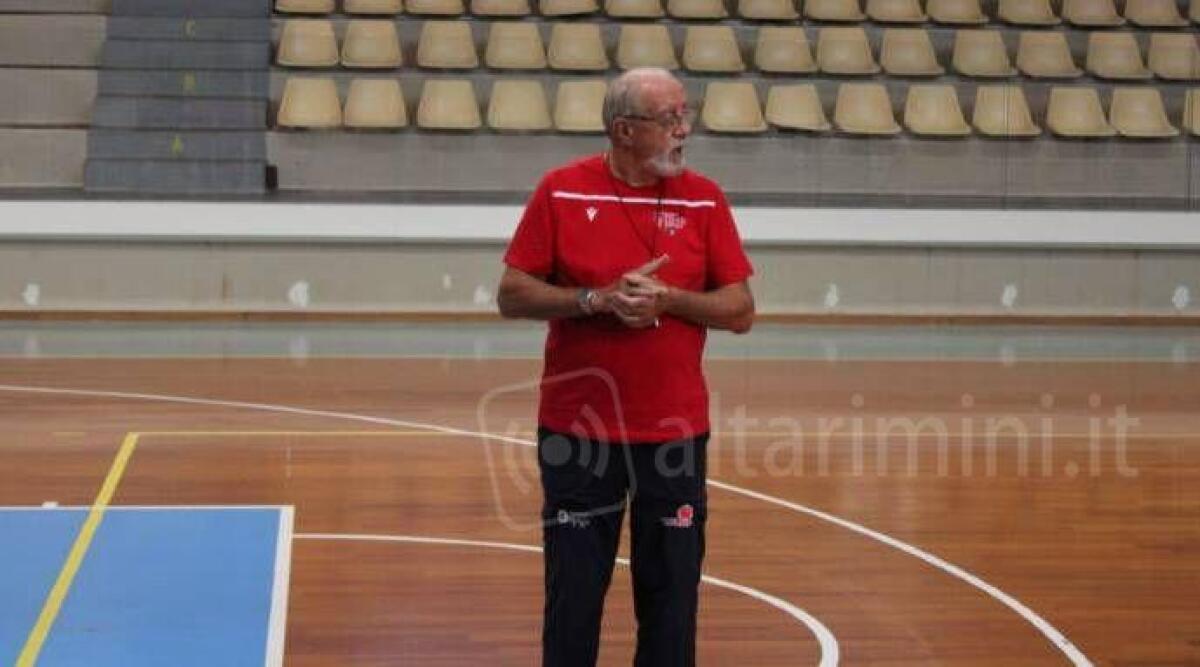 Basket A2 femminile, il coach Paolo Rossi esonerato dal Faenza. La squadra è al comando -