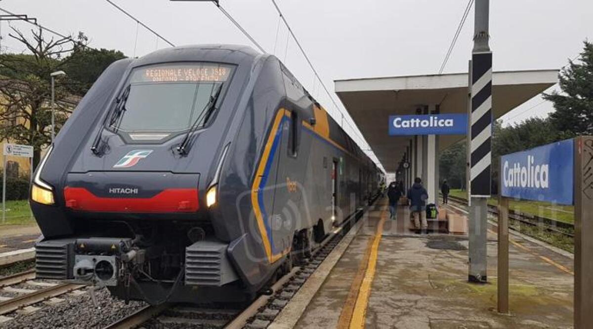 Cattolica: malore improvviso sul treno, muore 36enne -