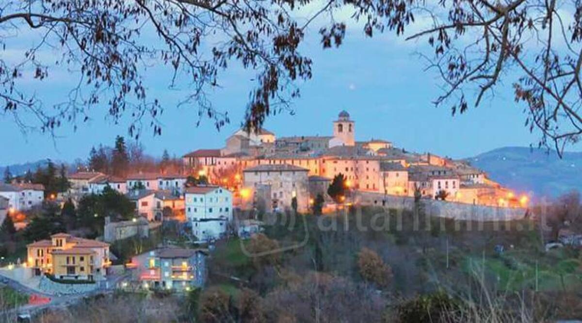 L’ex Hotel Belvedere rinasce a Monte Grimano: acquistato dal Comune. Si punta sulle due ruote -