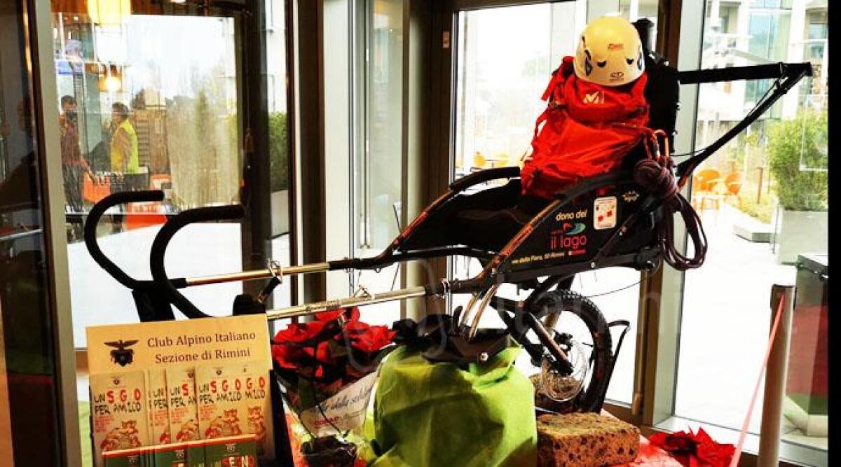 Conad dona al Cai una carrozzina speciale per le escursioni in montagna dei disabili - 