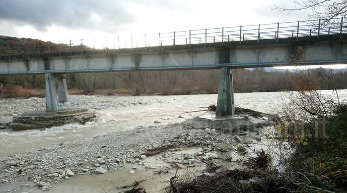 Cede la briglia, chiuso il ponte tra Novafeltria e Maiolo - 