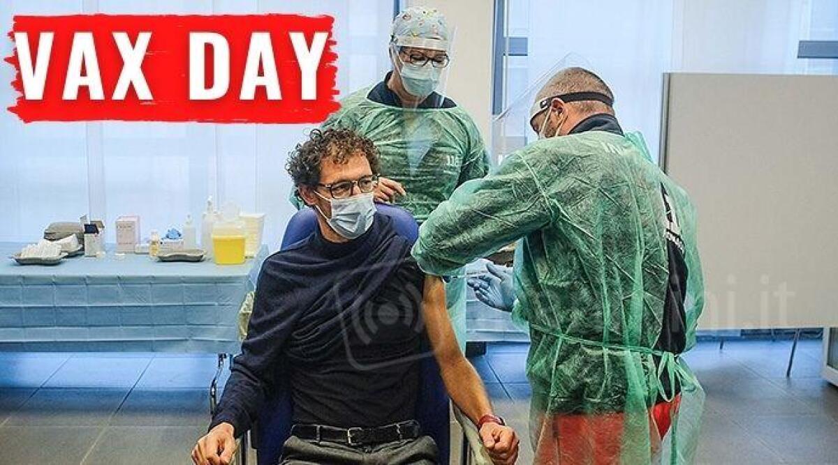 Covid, il primo vaccinato a Rimini &egrave; l&rsquo;infettivologo Carlo Biagetti - 