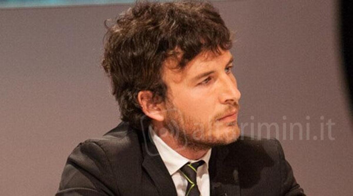 Protesta in piazza Cavour contro i dpcm del governo: Paesani 'arruola' il filosofo Diego Fusaro - 