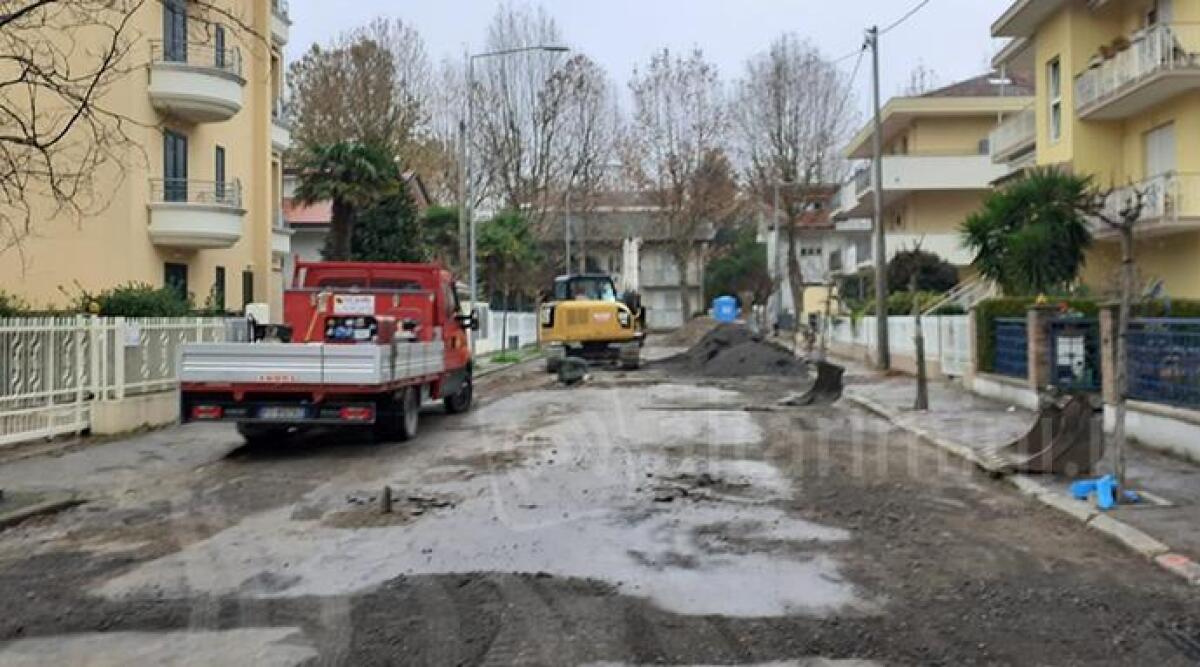 FOTO Quartiere Centro studi Riccione, accelerata al cantiere. Si lavora in sincronia su 5 viali - 