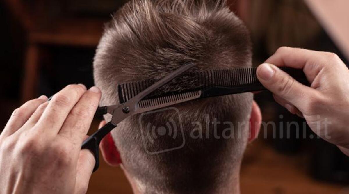 Barbiere vende nel suo salone viagra illegale: denunciato - 