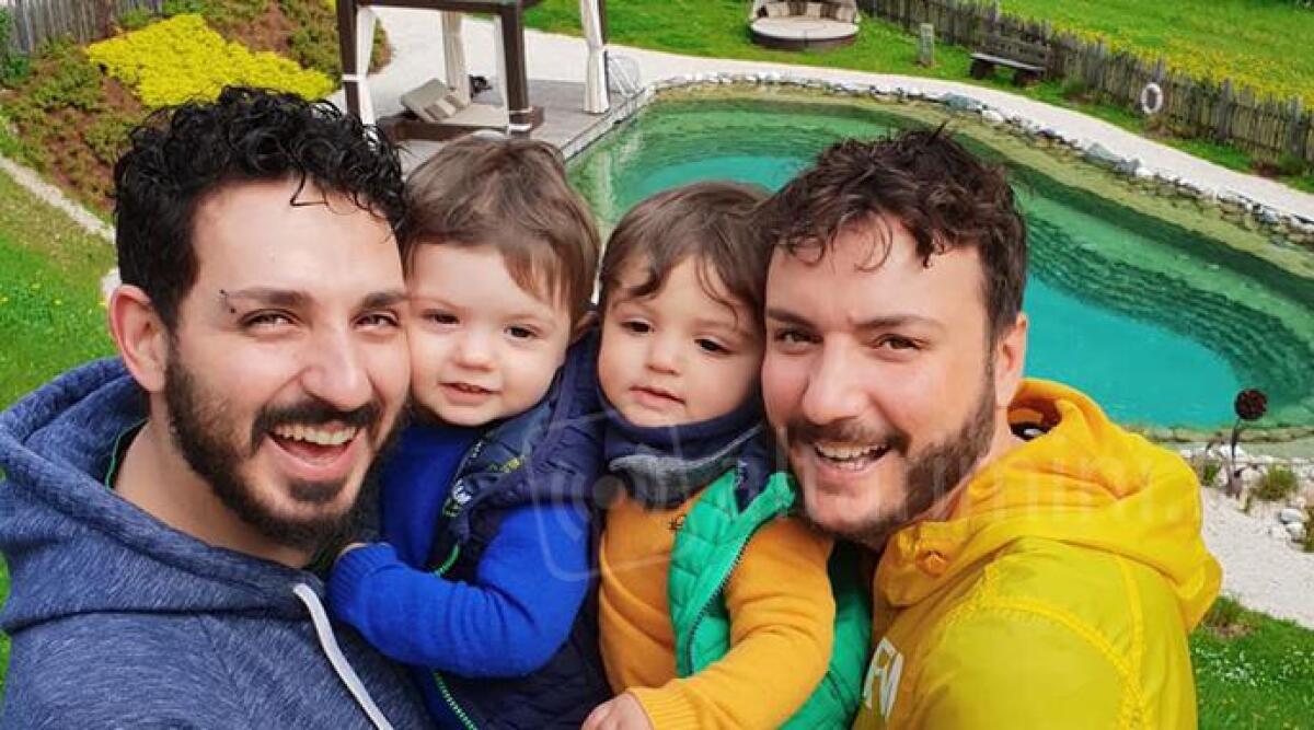 Coppie omogenitoriali, esultano i Pap&agrave; per scelta: nessuno dei due dovr&agrave; chiamarsi "mamma" - 