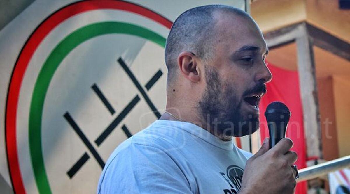 Diede del gay su Facebook a Mirco Ottaviani. Riminese stangata, pagher&agrave; 10.000 euro - 