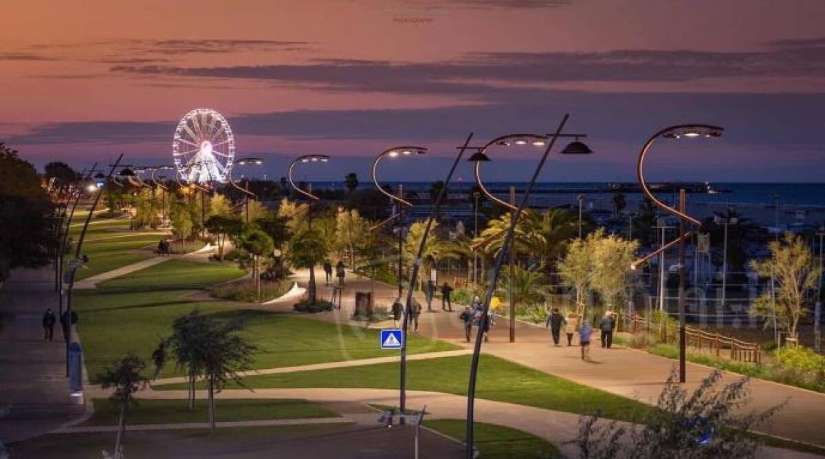 Postazioni fitness, aree gioco e piste ciclabili. Proseguono i lavori del Parco del Mare - 