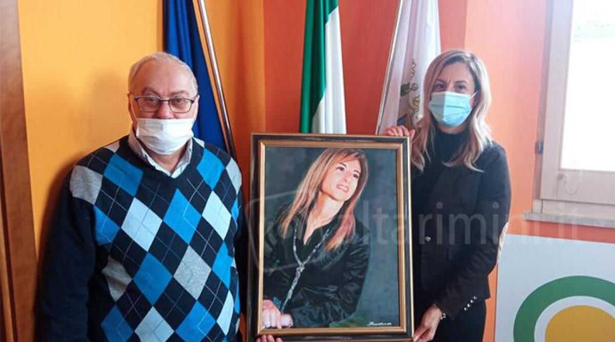 Pittore omaggia il sindaco di Coriano con un ritratto -