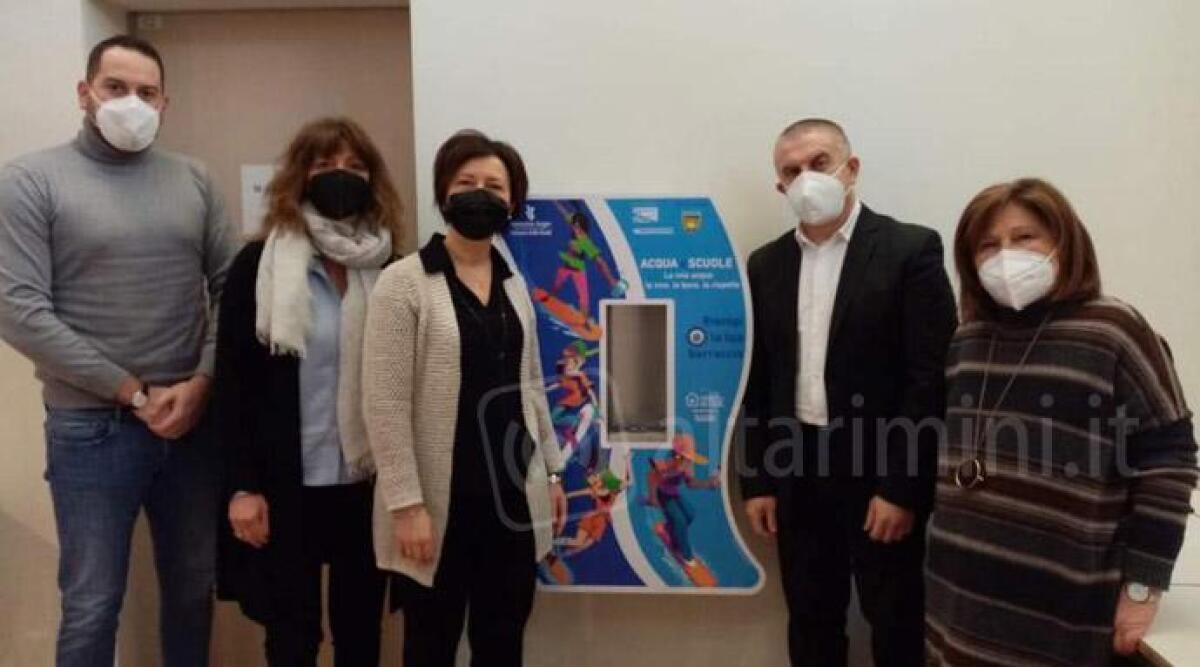 Riccione: installati distributori di acqua nelle scuole medie - 