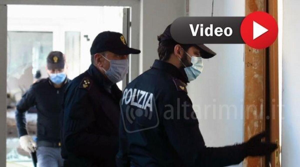 VIDEO Spacciatori ed irregolari bivaccavano nello stabile di via Ugo Bassi - 