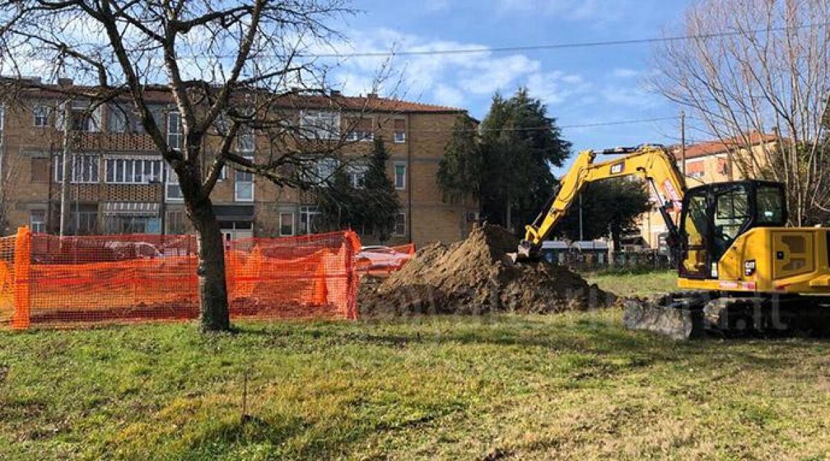 Rimini: iniziati i lavori per la nuova antenna, troppo vicina alle abitazioni -