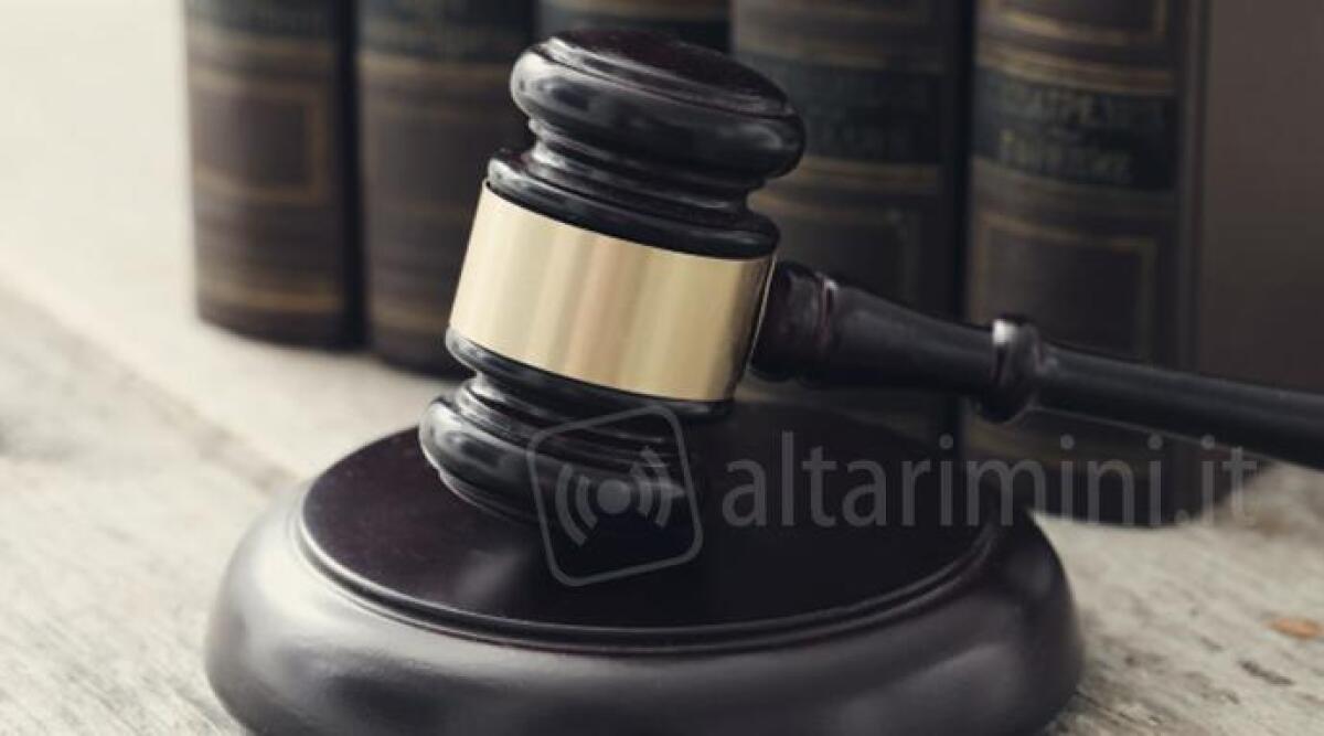 Assolto per lo stalking, ma condannato a 4 mesi per uno schiaffo -