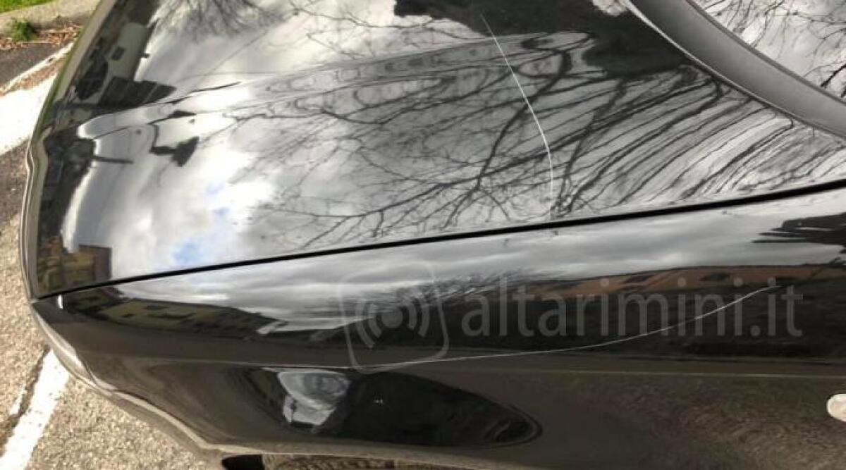 Gemmano: graffi sulla carrozzeria, vandali prendono di mira l’auto dell’assessore Cavalli -