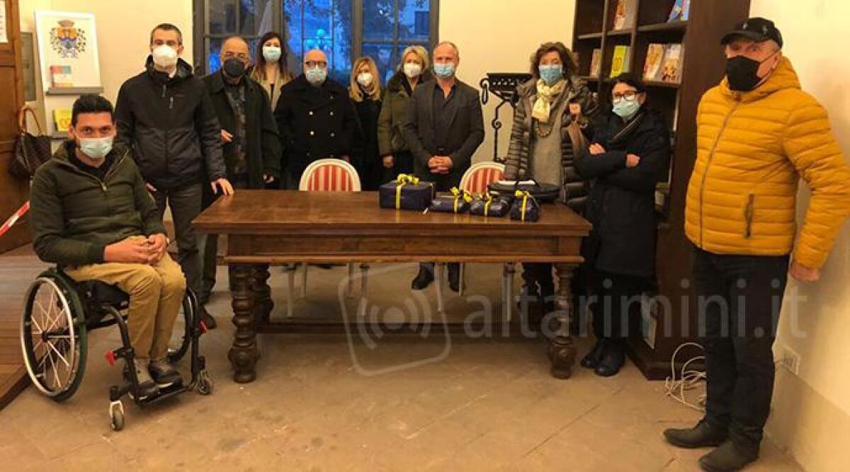 Meno soli nelle case di riposo con tablet e videoproiettori donati dal Rotary -
